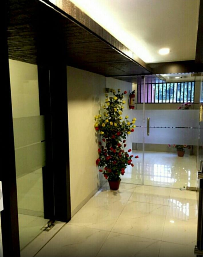 Hotel Crystal Vadodara Exterior photo