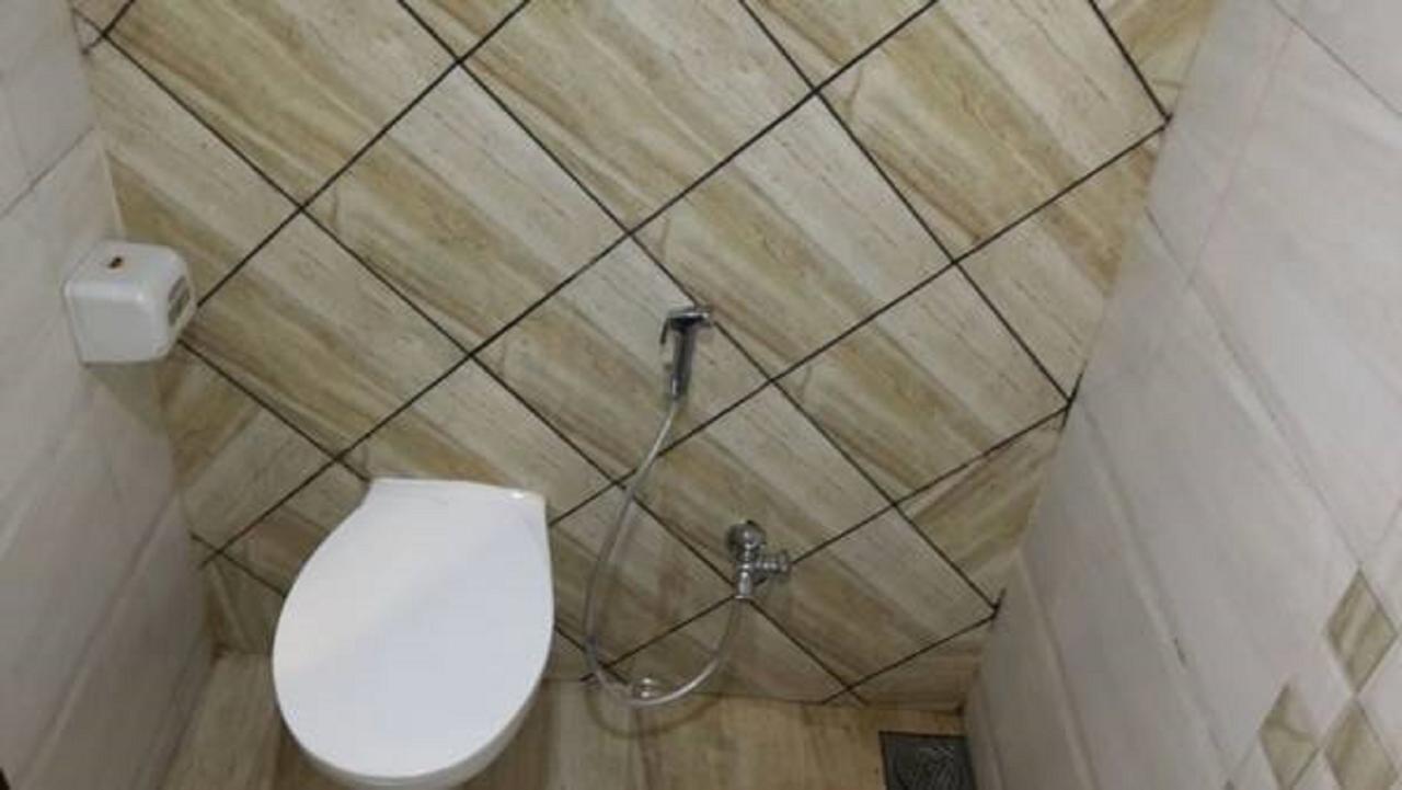 Hotel Crystal Vadodara Exterior photo